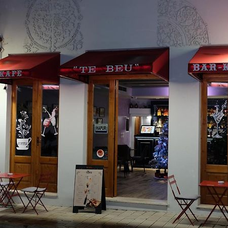 Tebeu Coffe And Bar Bed & Breakfast Vlore Exterior photo